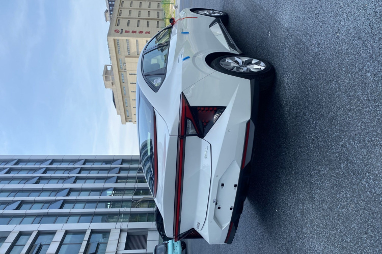 灵悉L 2024款 头号玩家版车身外观6002