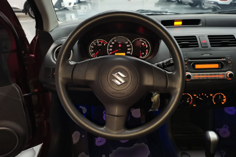 铃木 雨燕 2016款 1.5L 自动时尚型酷玩版中控内饰13