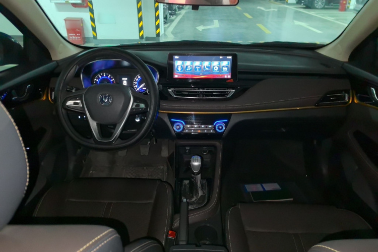 长安 逸动DT 2018款 1.6L 手动智享型中控内饰12