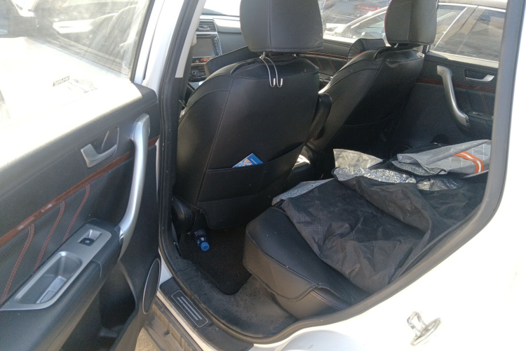 哈弗H6 2014款 运动版 2.4L 自动尊贵型中控内饰7004