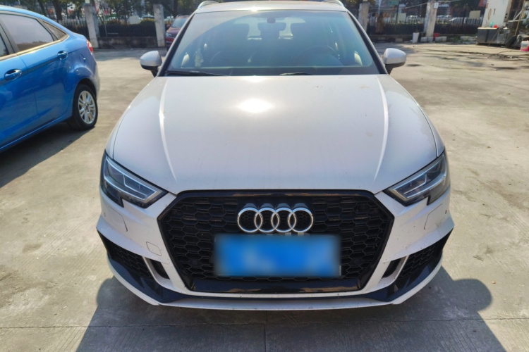 奥迪A3 2018款 30周年年型 Sportback 35 TFSI 运动型车身外观2