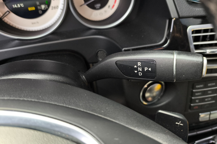 奔驰E级 2015款 改款 E 260 L 运动型局部细节18