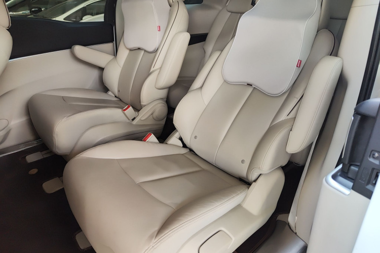 别克GL8 2020款 陆上公务舱 652T 豪华型中控内饰21