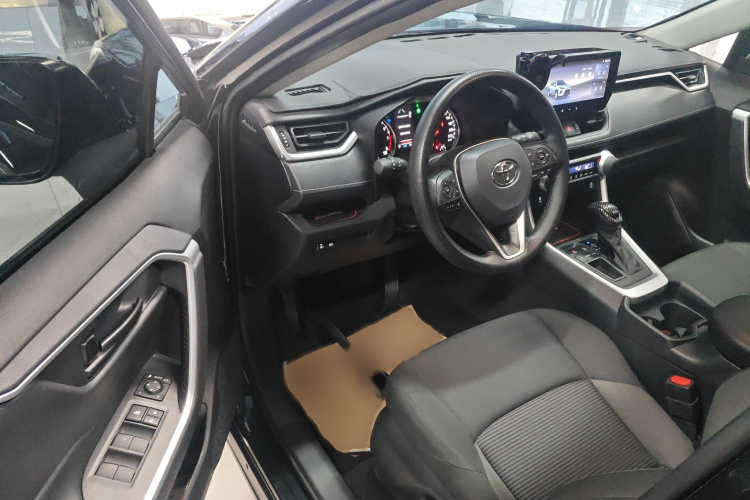 丰田 威兰达 2024款 2.0L CVT两驱领先版中控内饰7003