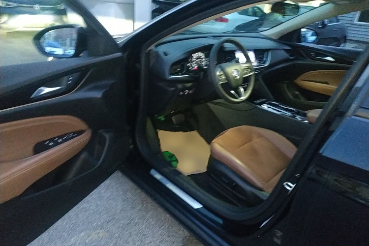 别克 君威 2020款 552T 豪华型中控内饰20