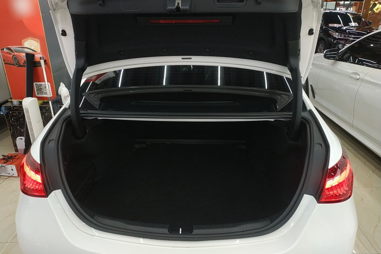 奔驰C级 2023款 改款二 C 260 L 运动版局部细节23