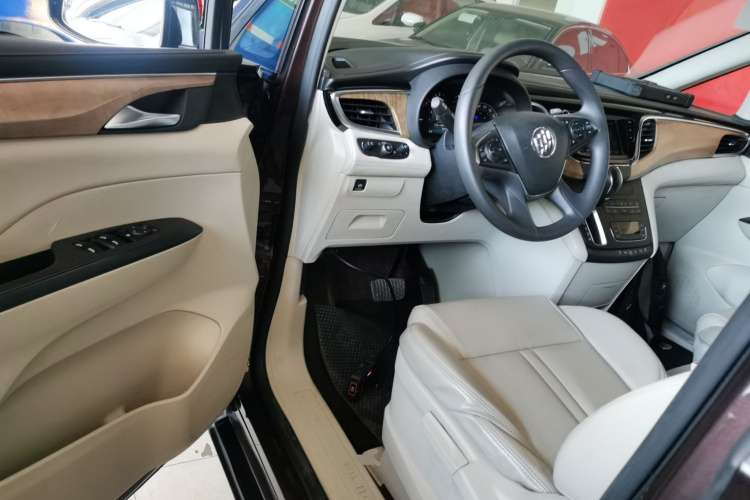 别克GL8 2017款 ES 28T 舒适型 国V中控内饰7003