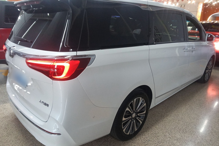 别克GL8 2022款 ES陆尊 653T 智慧旗舰型车身外观7