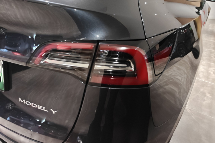 特斯拉 Model Y 2024款 后轮驱动版车身外观6006