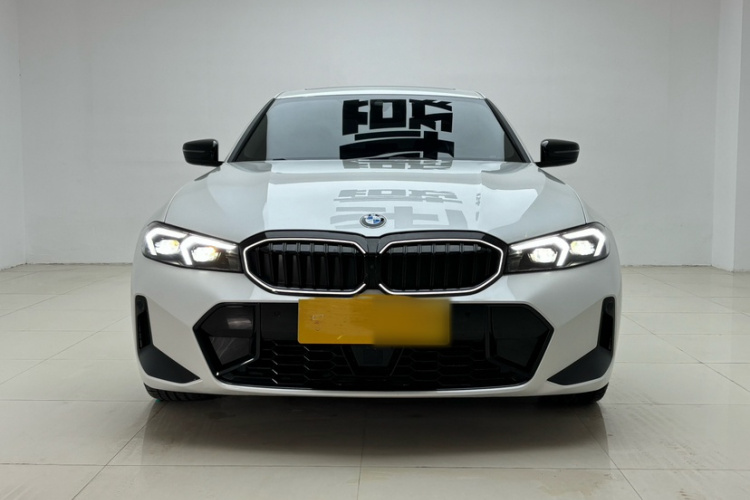宝马3系 2025款 330Li M运动曜夜套装车身外观6004