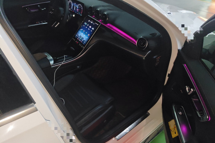 奔驰C级 2022款 改款 C 200 L 运动版局部细节9005