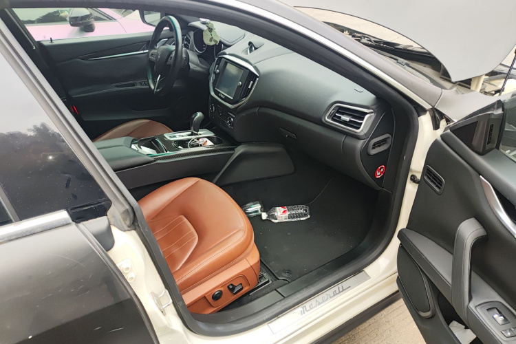 玛莎拉蒂 Ghibli 2014款 3.0T 标准版局部细节9005