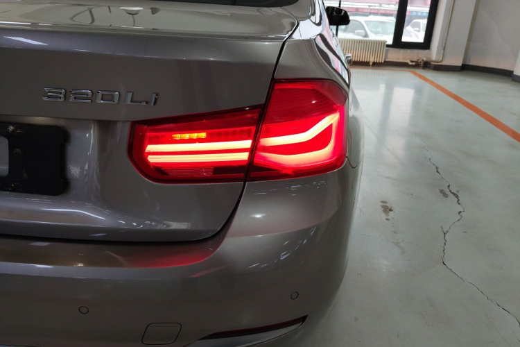 宝马3系 2019款 320Li 时尚型车身外观6006