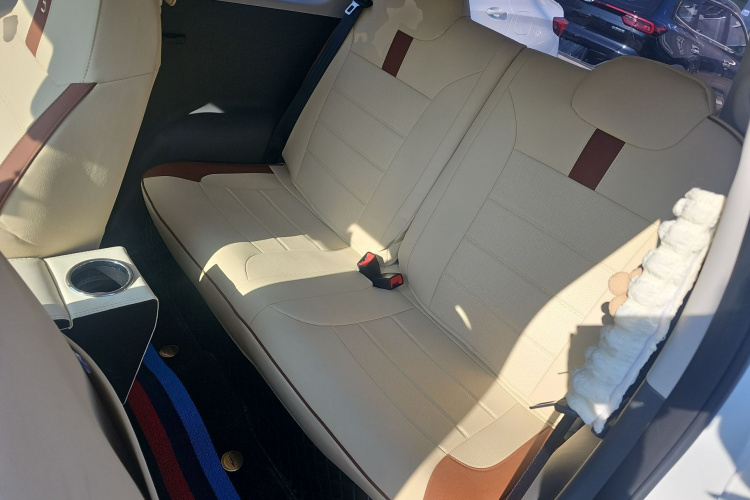 长安启源 长安Lumin 2023款 205km 香沁款中控内饰21