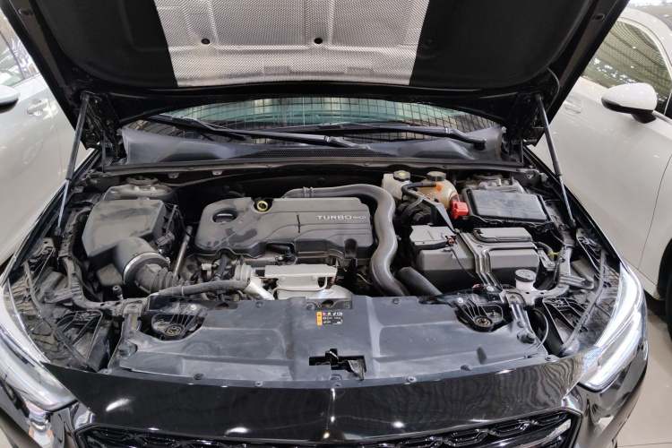 别克 君威 2024款 25T 超享版机舱底盘24