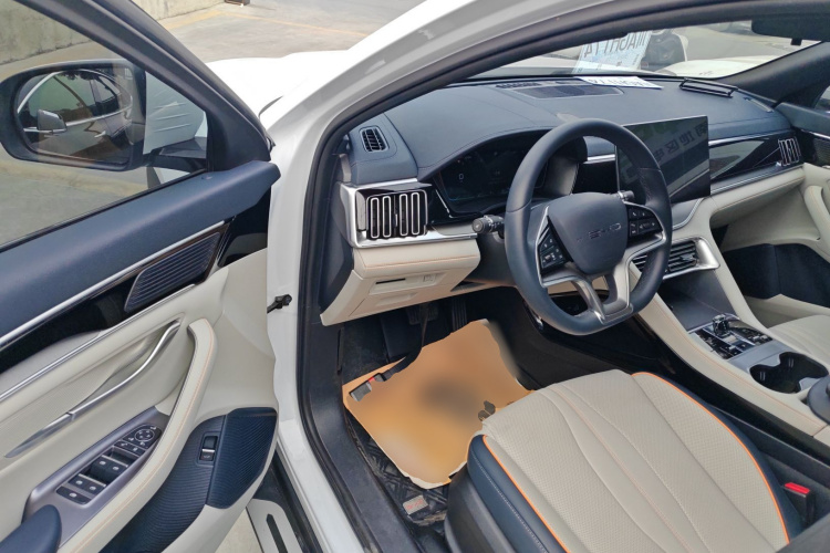 比亚迪 宋PLUS新能源 2023款 冠军版 DM-i 110KM 旗舰PLUS中控内饰7003