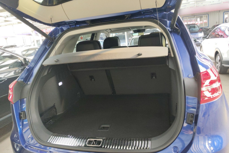 红旗HS5 2019款 2.0T 智联旗领四驱版局部细节23