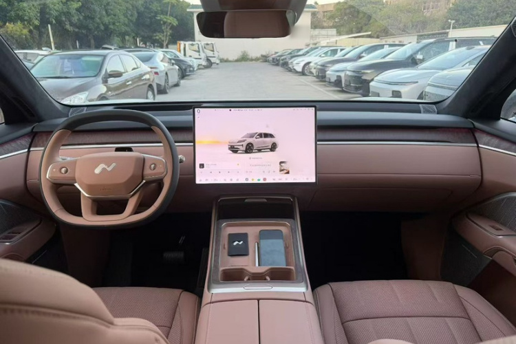 乐道L90 2025款 Max 六座版中控内饰7009