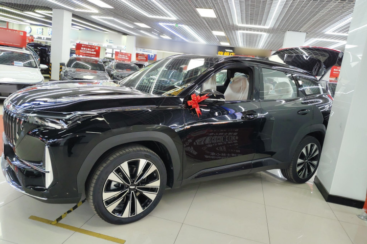 吉利汽车 博越L 2025款 第四代 1.5TD DCT 锦绣车身外观4