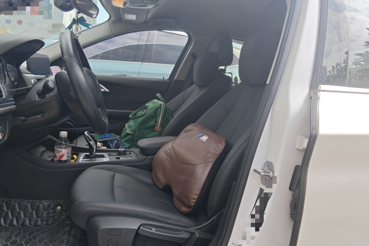 宝马1系 2020款 120i 时尚型中控内饰19