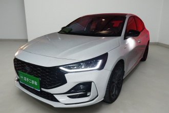 福特 福克斯 2022款 两厢 EcoBoost 180 自动ST Line