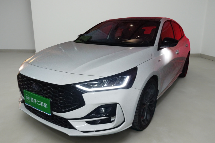 福特 福克斯 2022款 两厢 EcoBoost 180 自动ST Line车身外观1