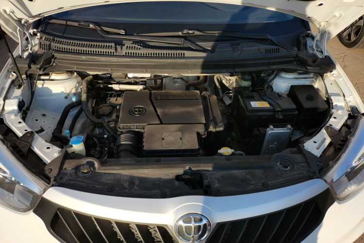 中华V3 2016款 1.5L 自动舒适型机舱底盘24