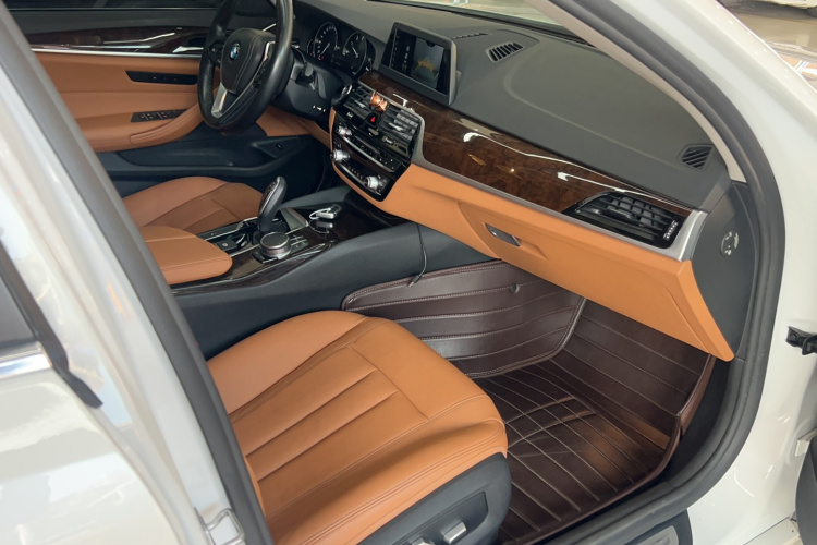 宝马5系 2018款 528Li 上市特别版中控内饰7005