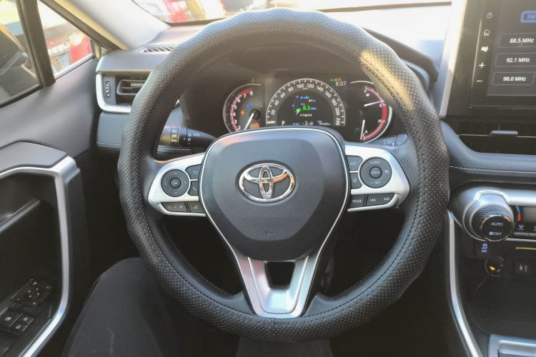 丰田 RAV4荣放 2020款 2.0L CVT两驱风尚版中控内饰13