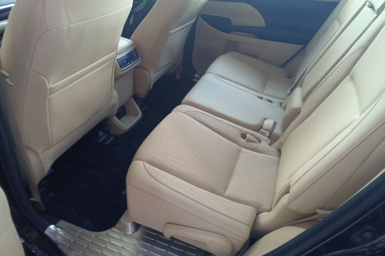 丰田 汉兰达 2018款 2.0T 两驱精英版 5座 国V中控内饰21