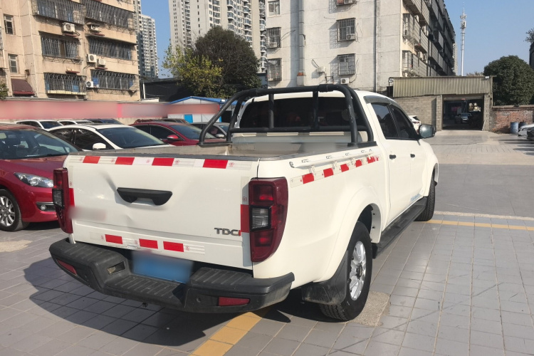 江铃 域虎3 2018款 2.5T柴油四驱豪华版长轴距车身外观6005