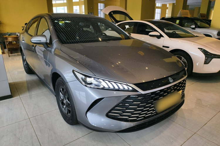 比亚迪 秦PLUS 2025款 DM-i 智驾版 55KM领先型车身外观6002