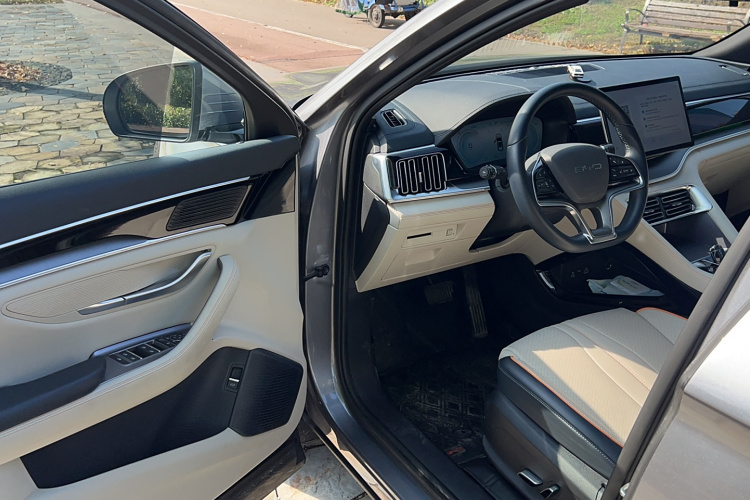 比亚迪 宋PLUS新能源 2023款 冠军版 DM-i 110KM 旗舰PLUS中控内饰7004