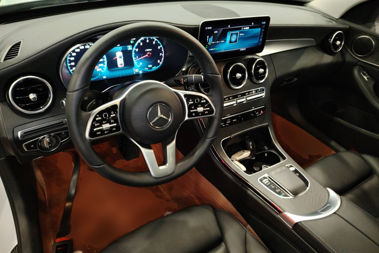 奔驰C级 2019款 改款 C 260 L 运动版中控内饰12