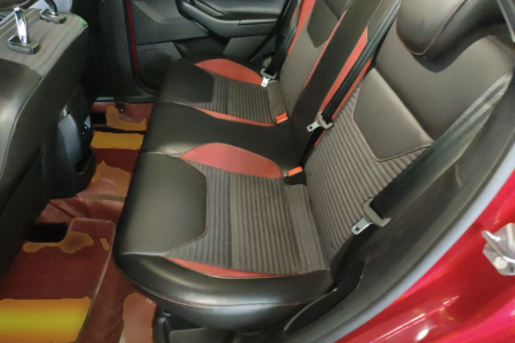 福特 福克斯 2020款 两厢经典 1.5L 自动风尚型中控内饰21