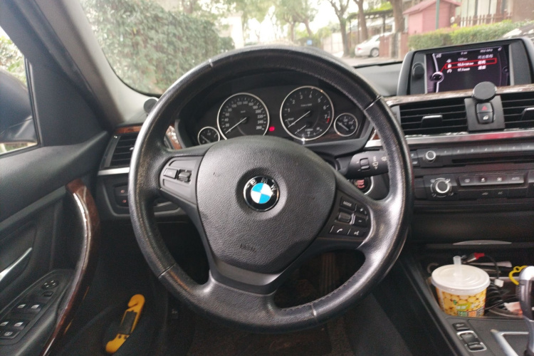 宝马3系 2013款 320Li 时尚型局部细节13