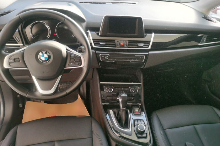 宝马2系旅行车 2018款 218i 领先型中控内饰7002