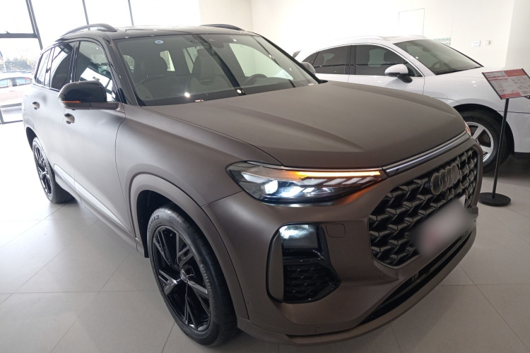 奥迪Q6 2023款 50 TFSI quattro 凌云版 edition one车身外观3