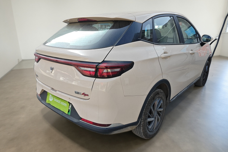 哪吒汽车 哪吒AYA 2023款 318 Lite车身外观7