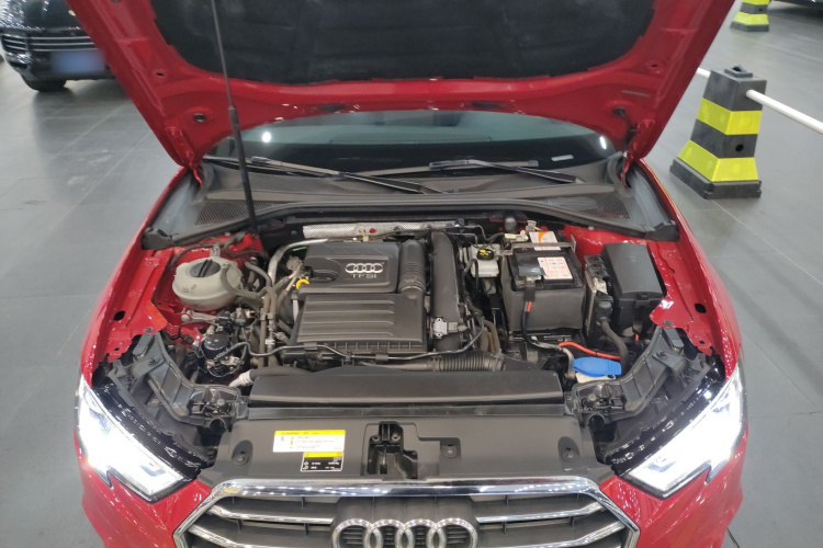 奥迪A3 2019款 Limousine 35 TFSI 进取型 国VI机舱底盘24