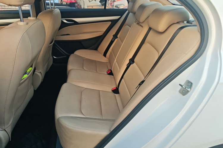 吉利汽车 帝豪 2018款 1.5L CVT豪华型中控内饰21