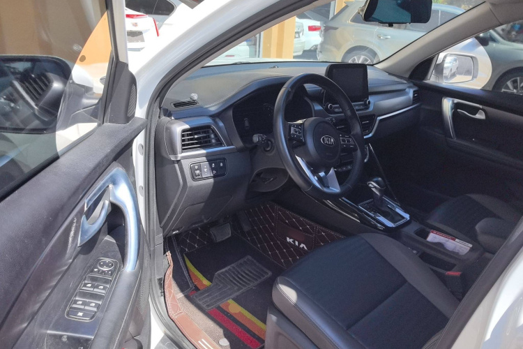 起亚 智跑 2019款 2.0L 自动智享豪华版中控内饰7003