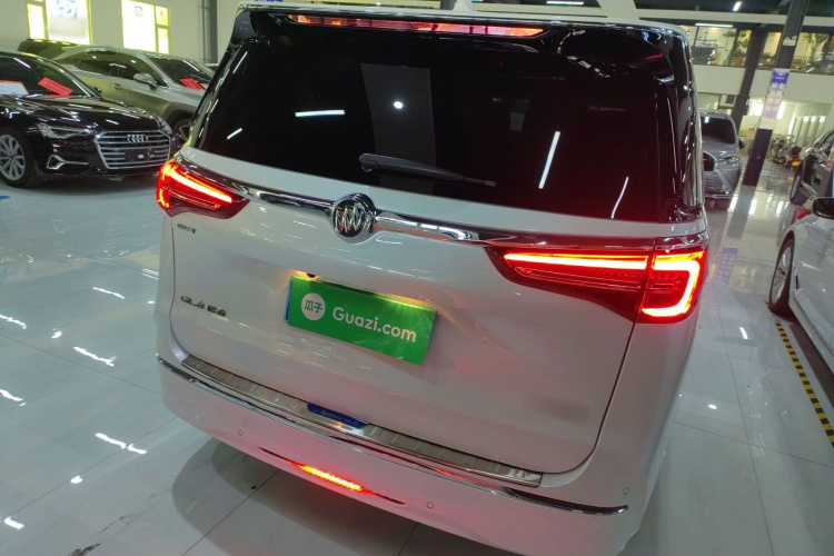 别克GL8 2022款 ES陆尊 653T 舒适型车身外观6