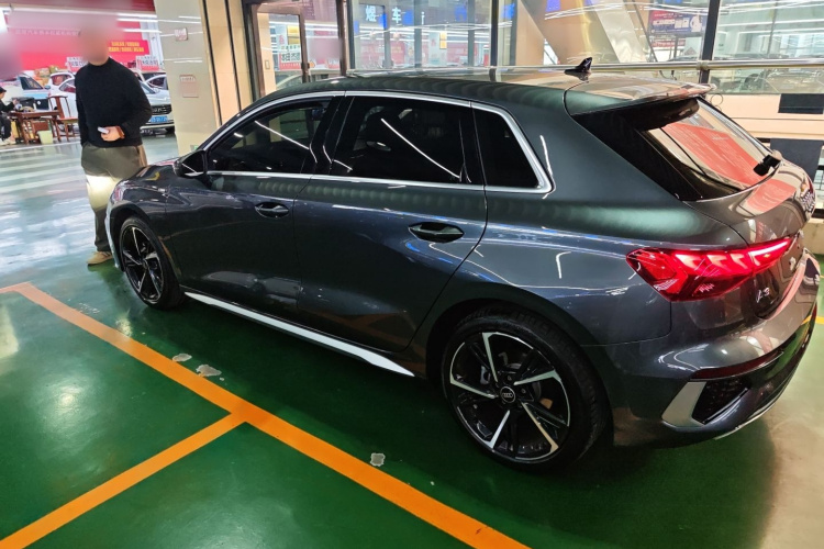 奥迪A3 2024款 Sportback 35 TFSI 时尚运动型车身外观6003