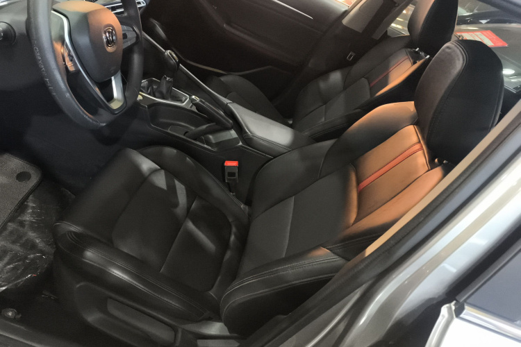 长安 逸动 2020款 PLUS 1.6L GDI 手动精英型中控内饰19