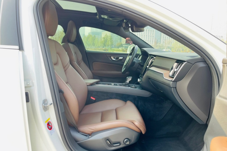 沃尔沃S60 2021款 T4 智远豪华版中控内饰7007