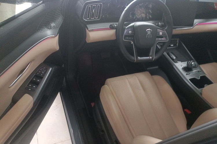 比亚迪 宋Pro新能源 2025款 第二代 DM-i 115KM超越型中控内饰7003