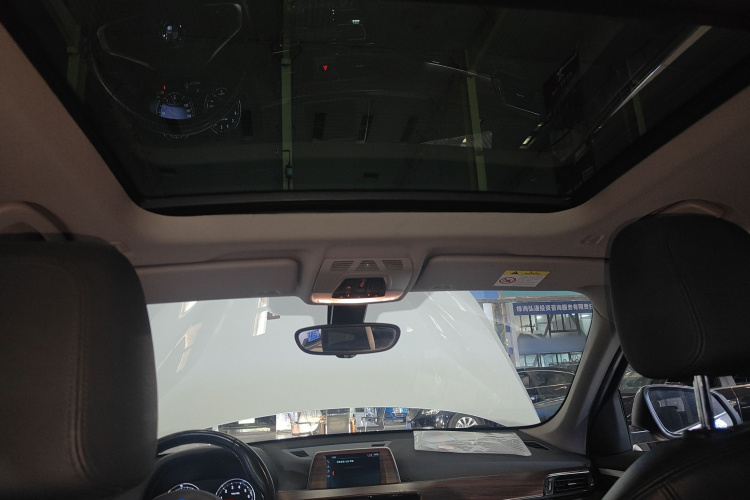 宝马X1 2019款 sDrive20Li 领先型中控内饰22