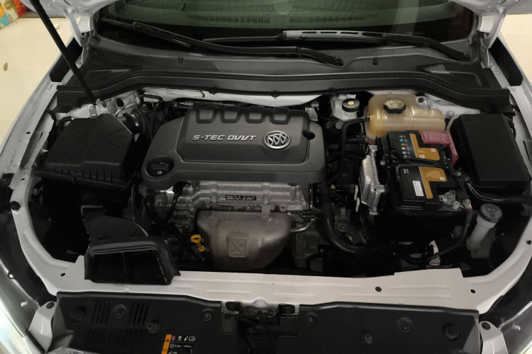 别克 英朗 2016款 15N 自动精英型局部细节24