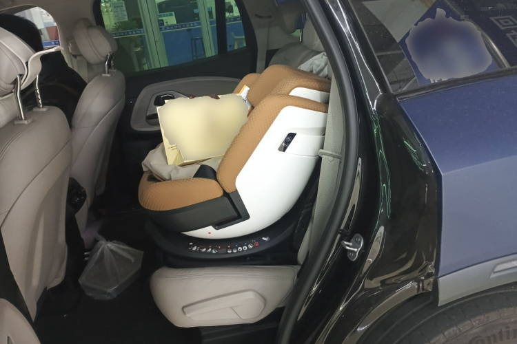 蔚来ES8 2018款 355KM 基准版 七座版中控内饰21